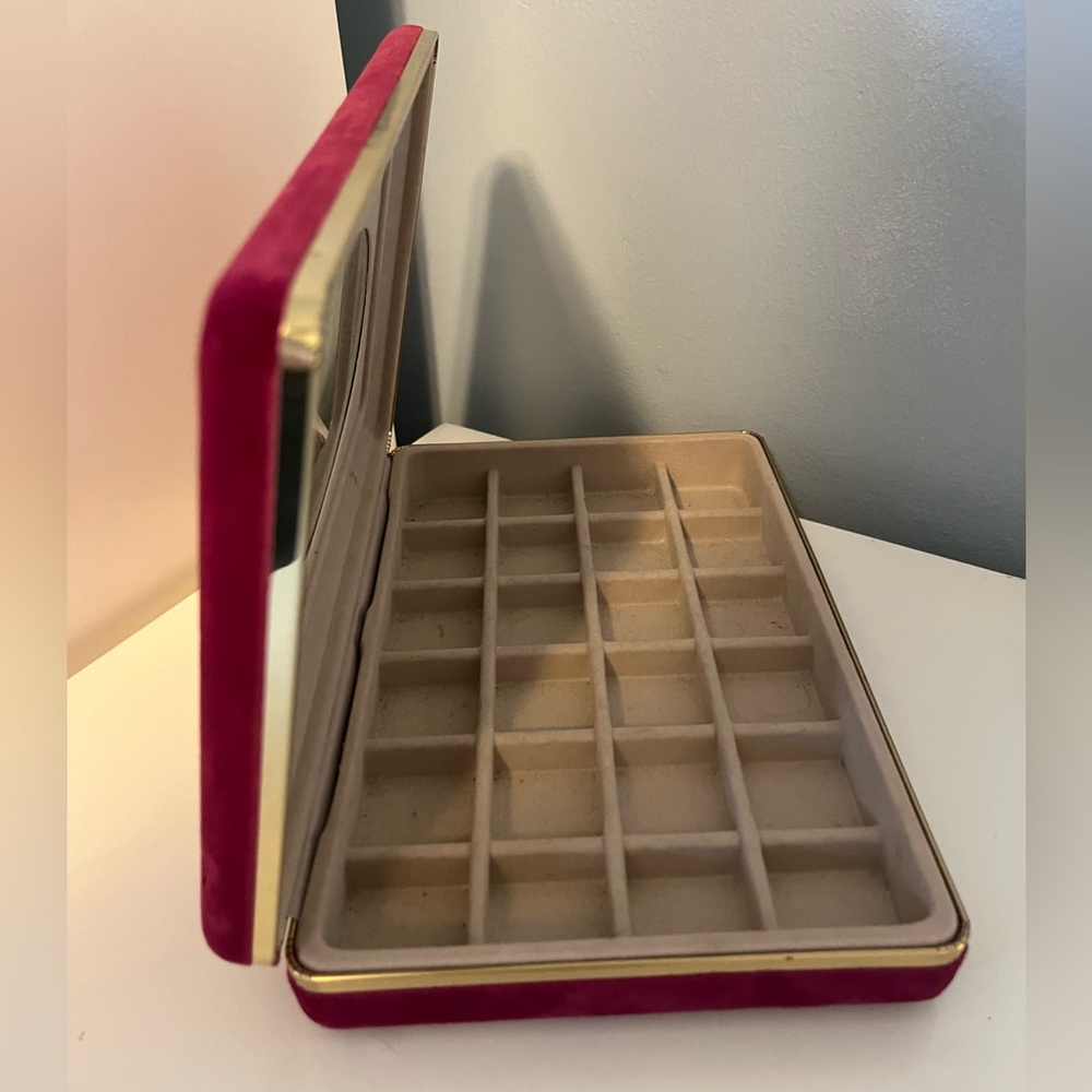 Velvet jewelry case - Picture 4 of 4